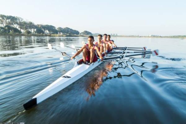 广州体育馆羽毛球培训团购